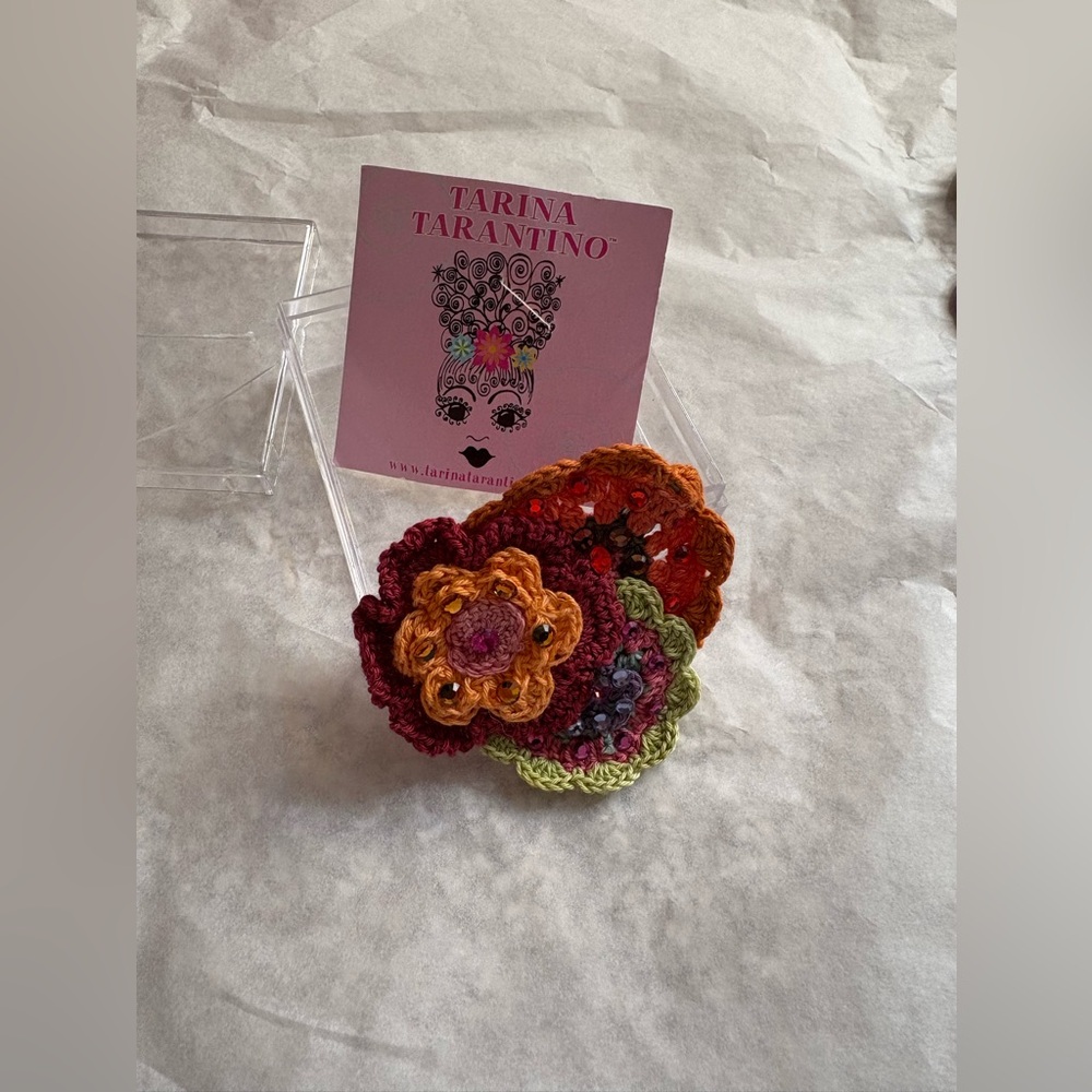 Tarina Tarantino vintage hair clip